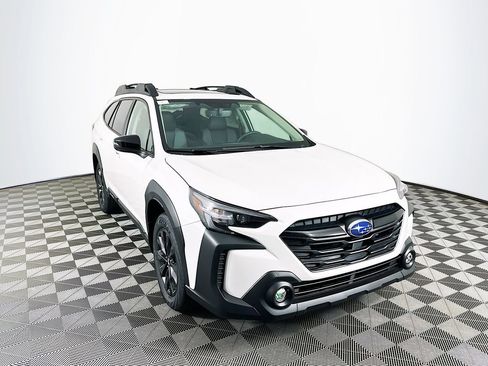 Used 2025 Subaru Outback Onyx Edition AWD/4WD image 2