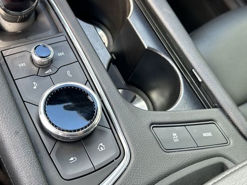 Certified 2025 Cadillac XT5 Luxury image 26