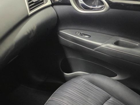 Used 2016 Nissan Sentra SV w/ Driver's Assist Package image 17