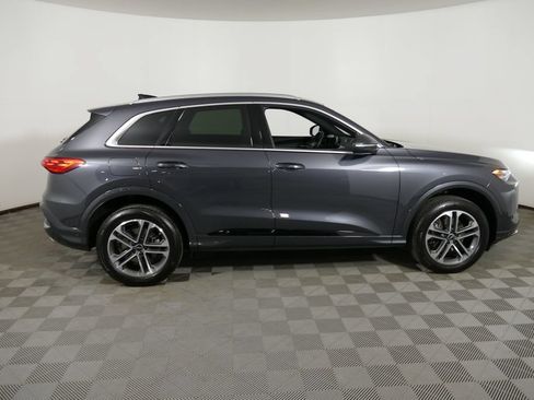 Used 2025 Audi Q5 Premium w/ Convenience Package AWD/4WD image 2