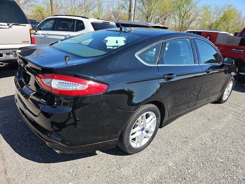 Used 2016 Ford Fusion SE image 6