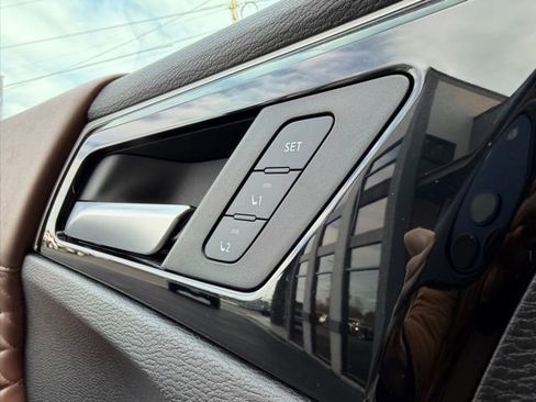 Used 2025 Mitsubishi Outlander SEL image 23