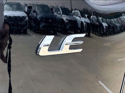 Used 2023 Toyota Corolla LE image 10