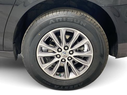 Used 2024 Buick Enclave Premium FWD image 31