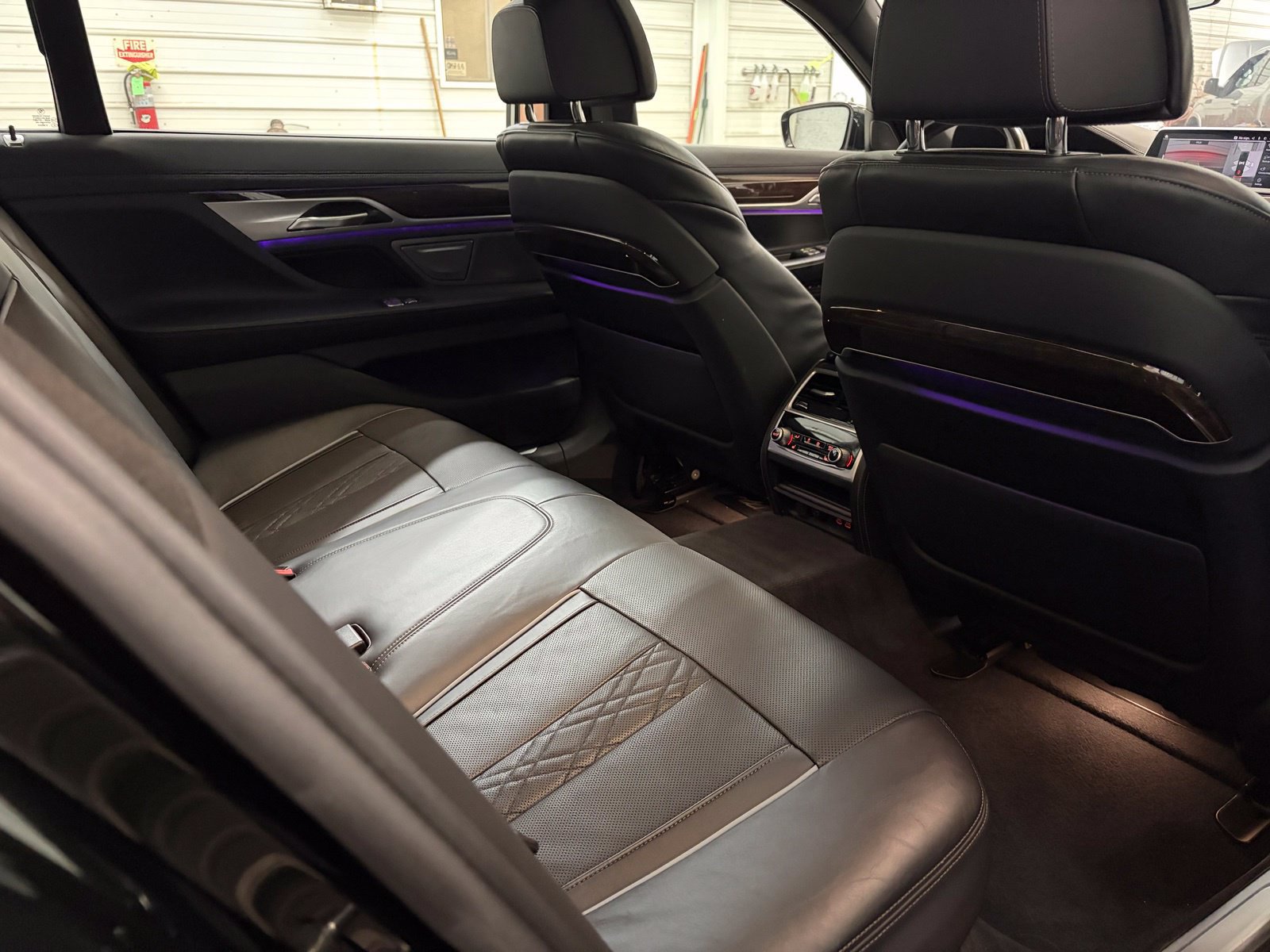 Used 2022 BMW 740i xDrive w/ M Sport Package AWD/4WD image 30