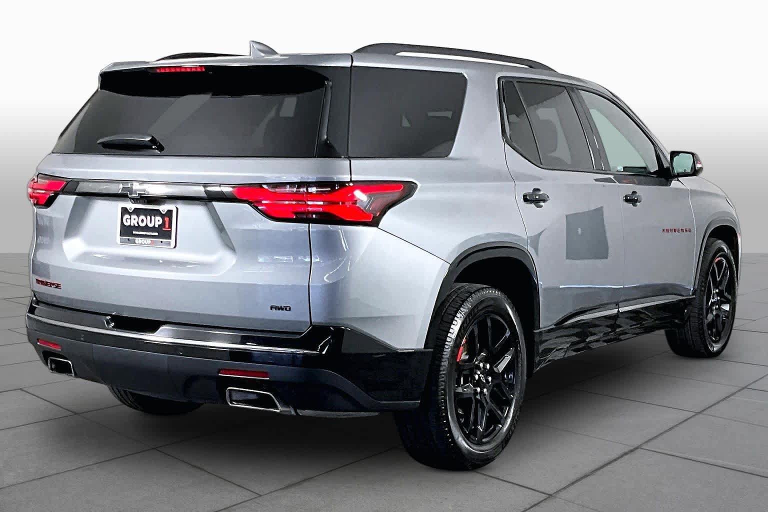 Used 2023 Chevrolet Traverse Premier w/ Redline Edition AWD/4WD image 12