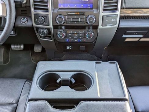 Used 2020 Ford F150 Lariat image 17