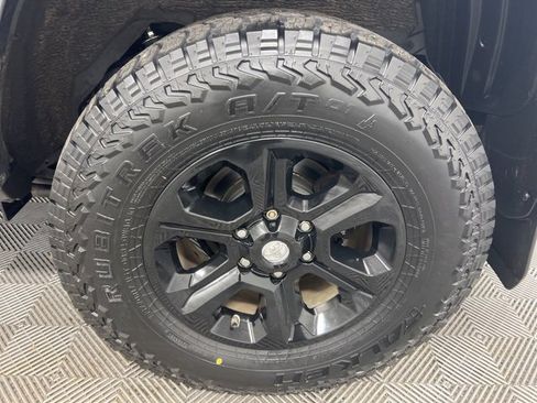 Used 2016 Toyota 4Runner SR5 image 10