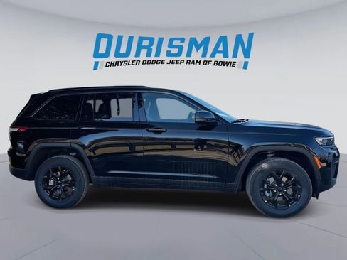 New 2026 Jeep Grand Cherokee Laredo image 7