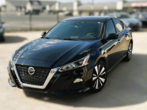 Used 2022 Nissan Altima 2.5 S FWD image 17