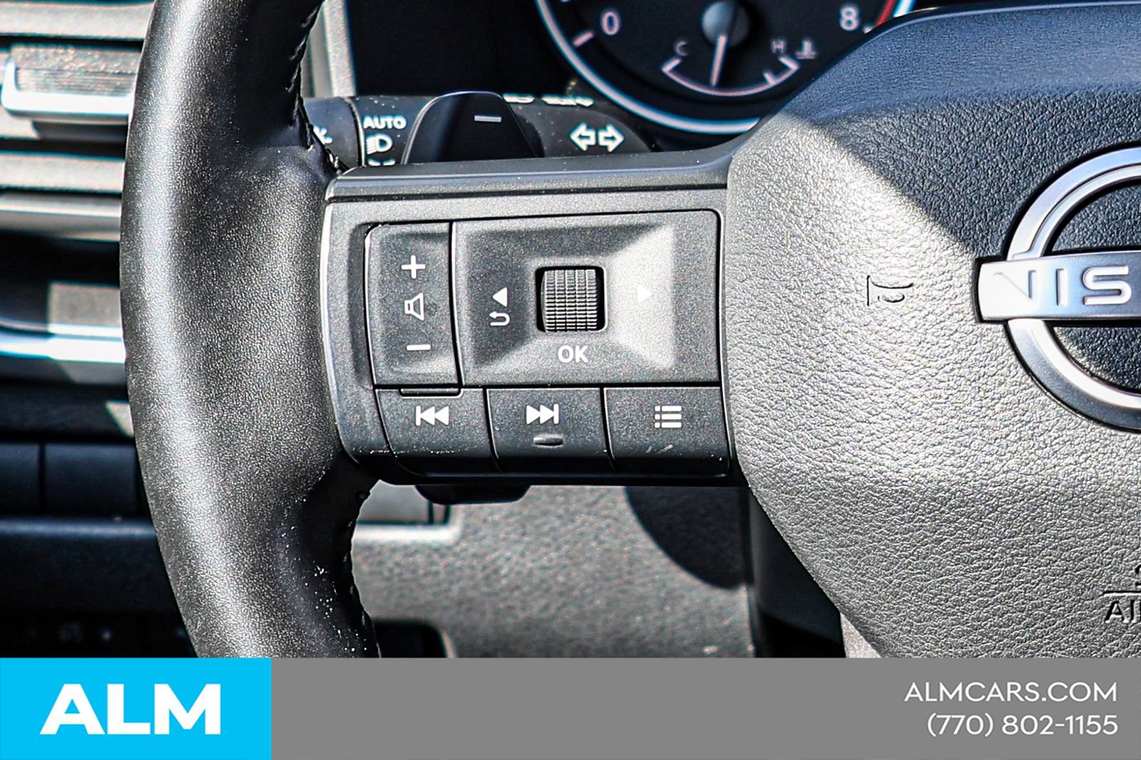 Used 2025 Nissan Rogue SV FWD image 26
