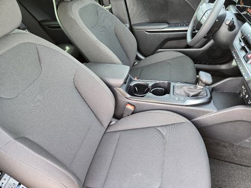 New 2026 Kia K4 LXS image 10