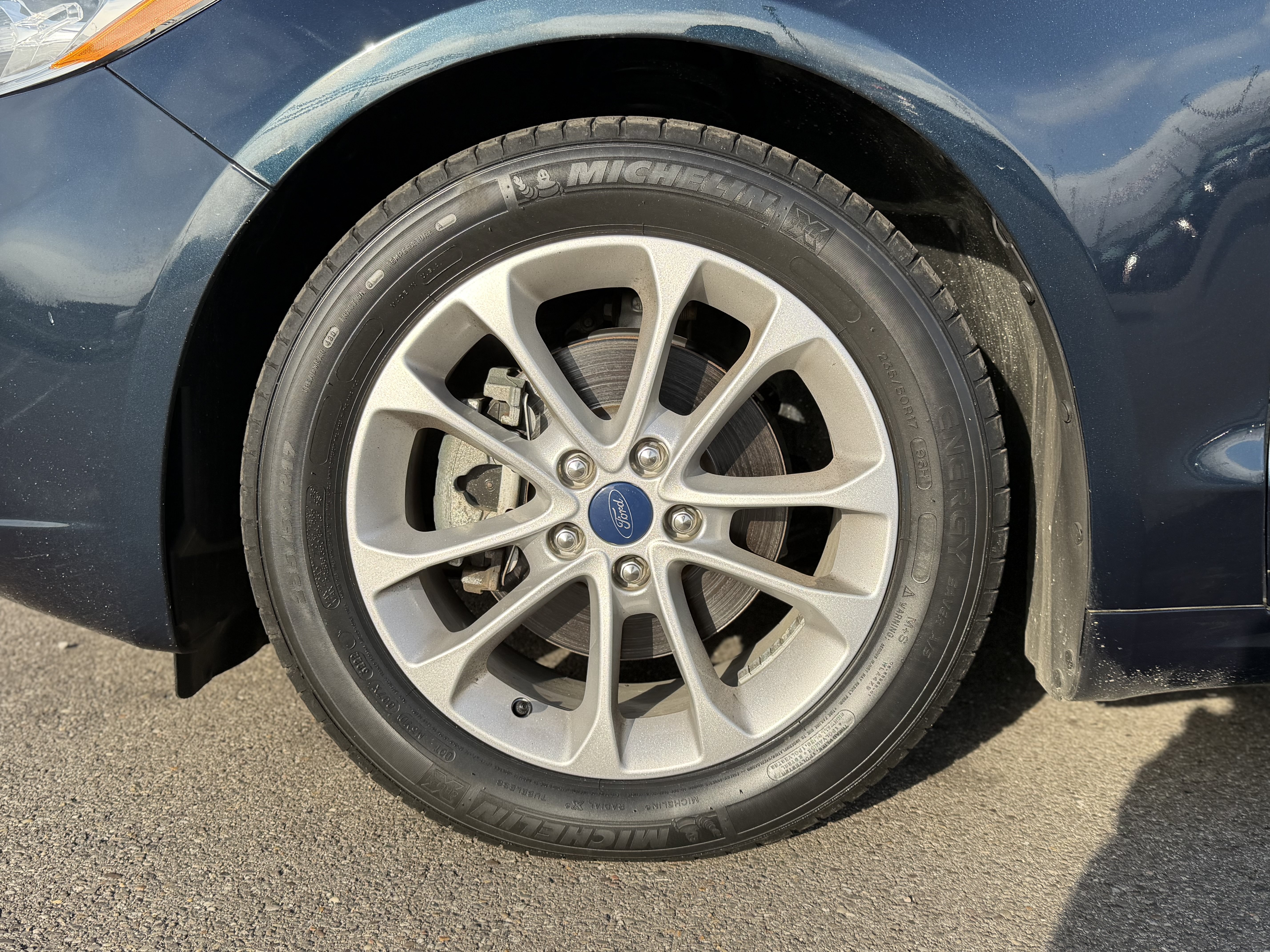 Used 2020 Ford Fusion SE FWD image 20