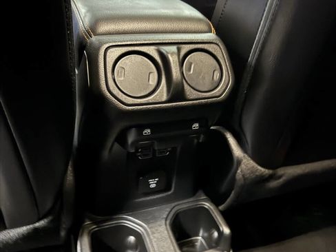 Used 2022 Jeep Gladiator Overland image 19