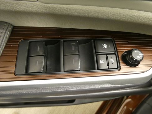 Certified 2024 Toyota Sienna LE image 12