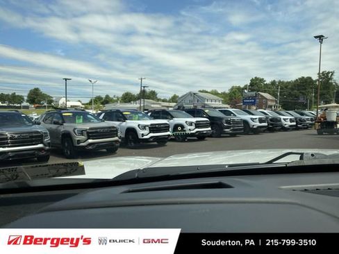 Certified 2022 GMC Acadia Denali w/ Denali Technology Package AWD/4WD image 42