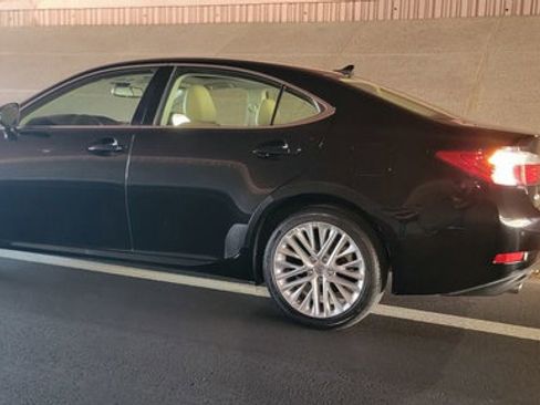 Used 2013 Lexus ES 350 w/ Luxury Pkg image 26