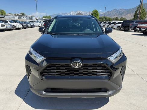 Used 2025 Toyota RAV4 LE AWD/4WD image 8