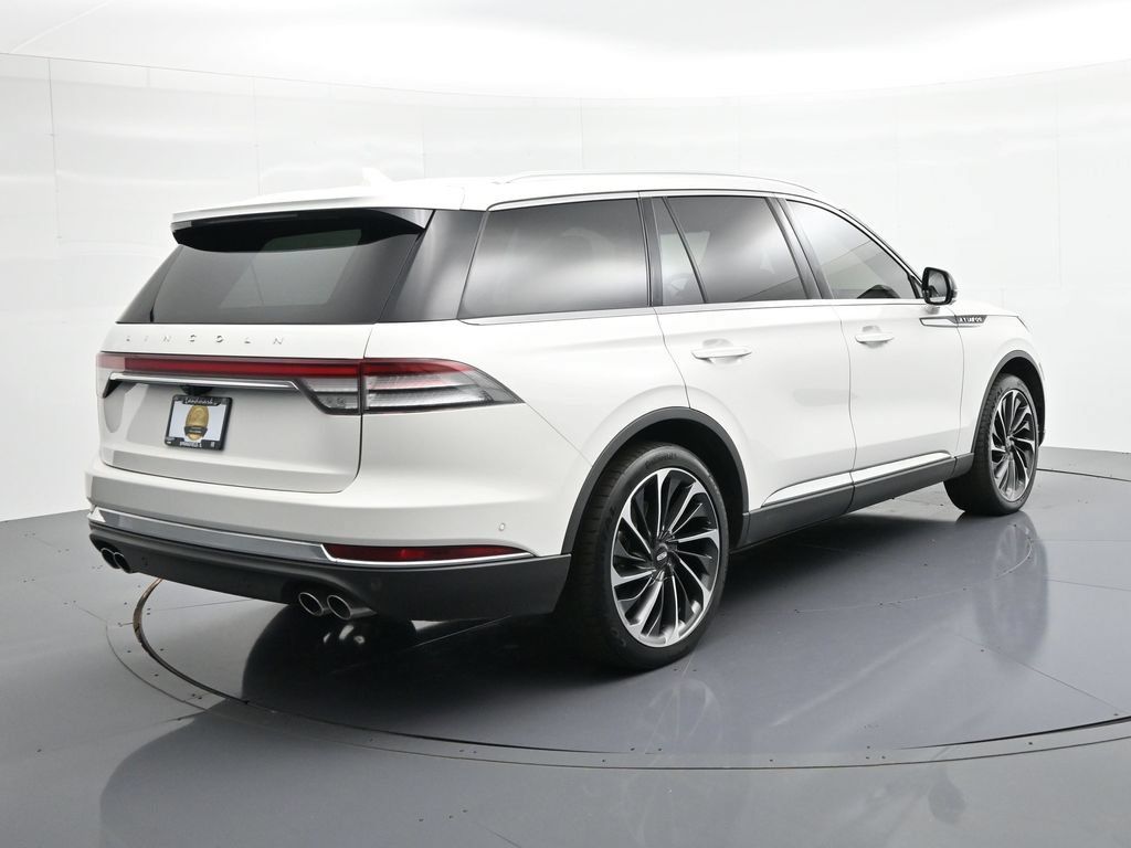 Used 2022 Lincoln Aviator Reserve w/ Equipment Group 201A AWD/4WD image 6