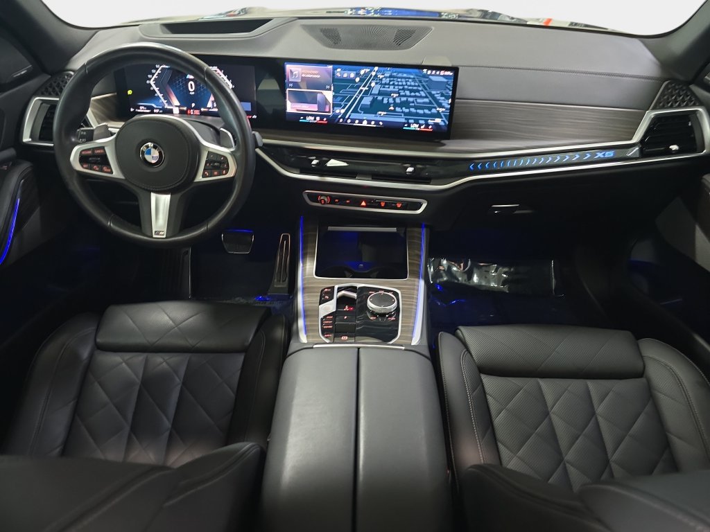 Used 2025 BMW X5 sDrive40i w/ M Sport Package RWD image 12