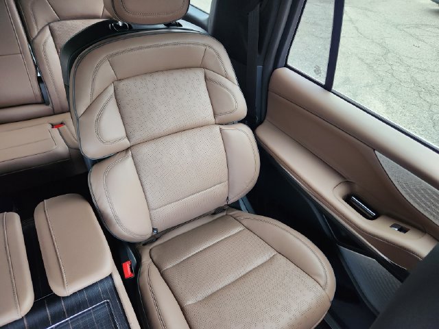 New 2027 Lincoln Navigator L Black Label AWD/4WD image 15