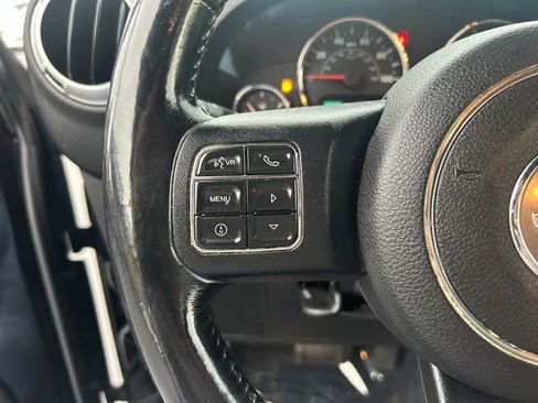 Used 2014 Jeep Wrangler Unlimited Sahara w/ Dual Top Group AWD/4WD image 20