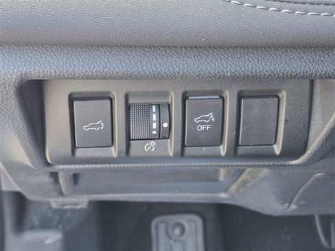 Used 2020 Subaru Outback Limited image 25