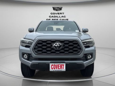 Used 2020 Toyota Tacoma TRD Off-Road image 2