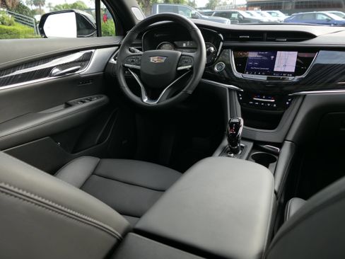 New 2025 Cadillac XT6 Premium Luxury image 24