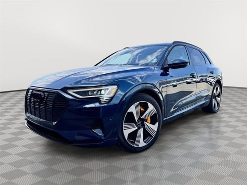 Used 2022 Audi e-tron Premium Plus w/ Premium Plus Package image 1
