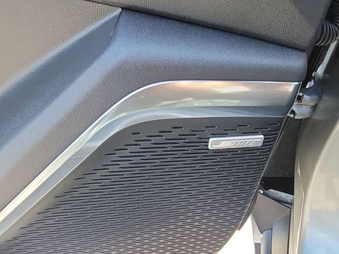 Used 2026 GMC Acadia Elevation image 24