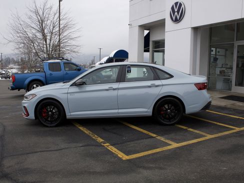 New 2026 Volkswagen Jetta GLI Autobahn image 8