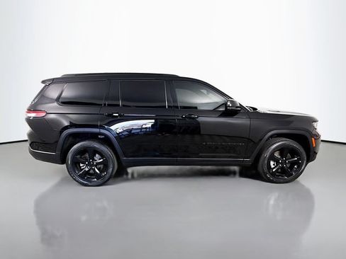 Used 2023 Jeep Grand Cherokee L Laredo AWD/4WD image 8