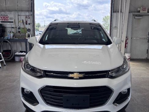 Used 2018 Chevrolet Trax Premier AWD/4WD image 3