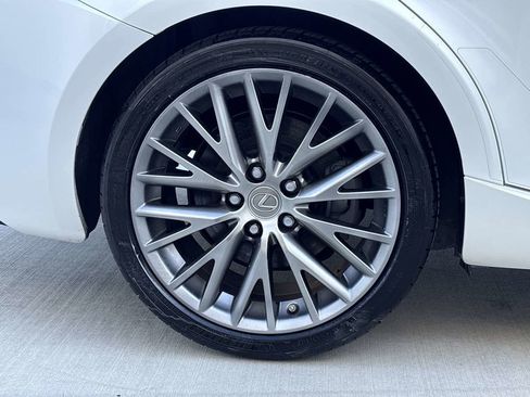 Used 2016 Lexus IS 200t image 10