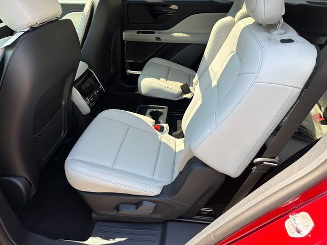 New 2027 Lincoln Aviator AWD w/ Jet Appearance Package image 21