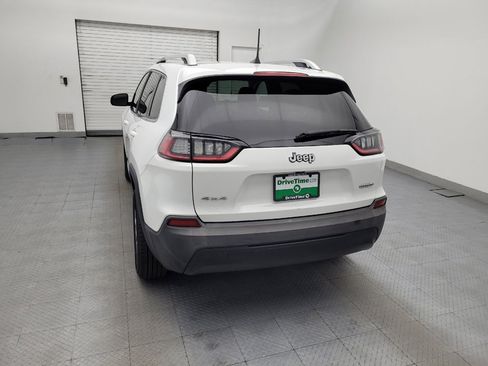 Used 2019 Jeep Cherokee Latitude Plus AWD/4WD image 6