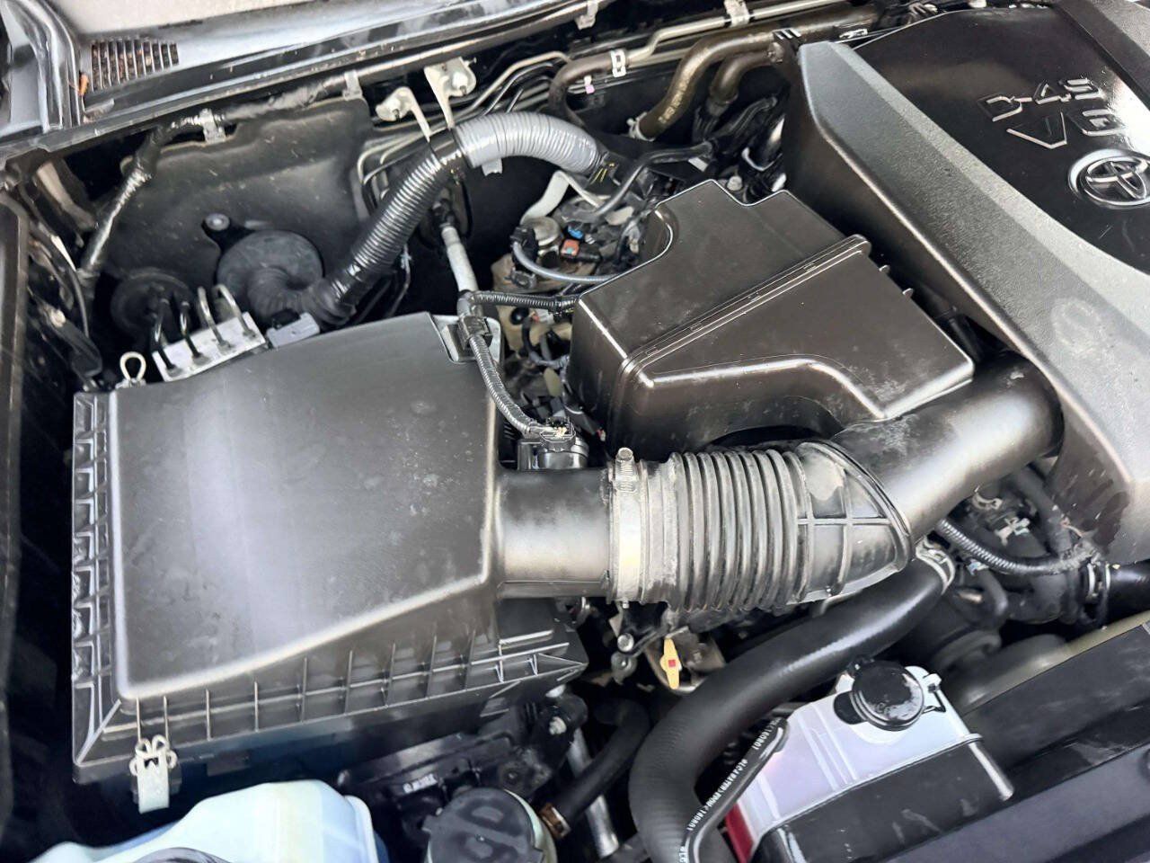 Used 2017 Toyota Tacoma TRD Sport w/ Tow Package (A/T) AWD/4WD image 13
