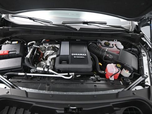 Used 2025 Chevrolet Suburban Premier image 29