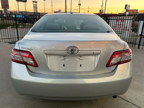 Used 2011 Toyota Camry FWD image 5