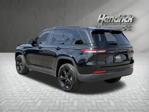 Used 2023 Jeep Grand Cherokee Limited w/ Luxury Tech Group II AWD/4WD image 7