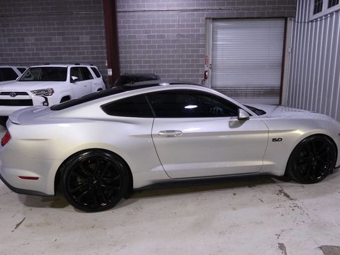 Used 2019 Ford Mustang GT Premium RWD image 6