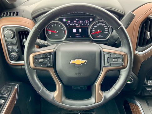 Used 2021 Chevrolet Silverado 1500 High Country image 35