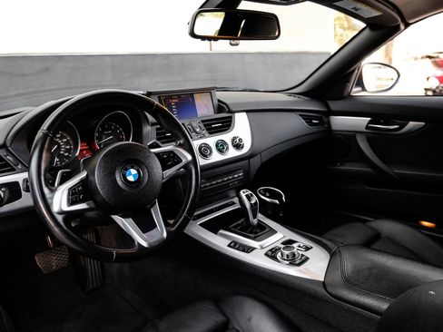 Used 2012 BMW Z4 sDrive28i image 2