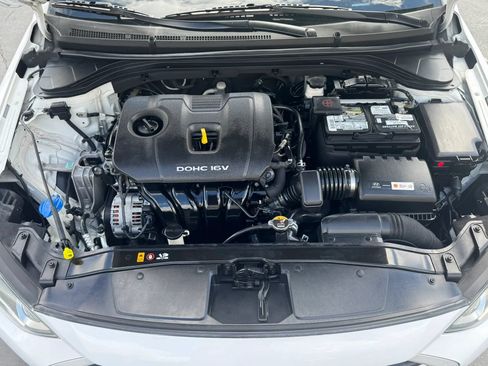 Used 2017 Hyundai Elantra SE FWD image 7