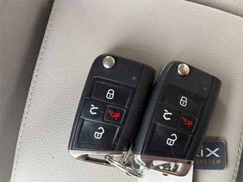 Used 2015 Volkswagen Golf TDI S image 23