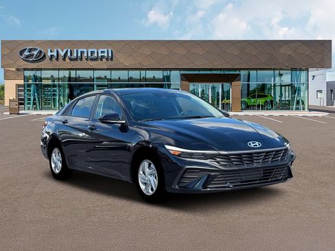 New 2026 Hyundai Elantra SE FWD image 11