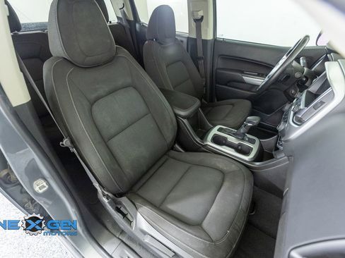 Used 2022 Chevrolet Colorado LT AWD/4WD image 44