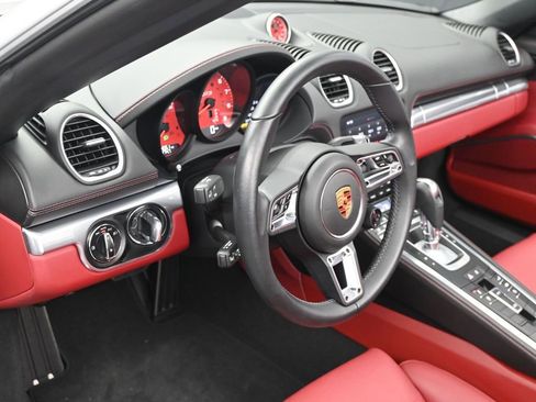 Used 2022 Porsche 718 Boxster GTS image 5