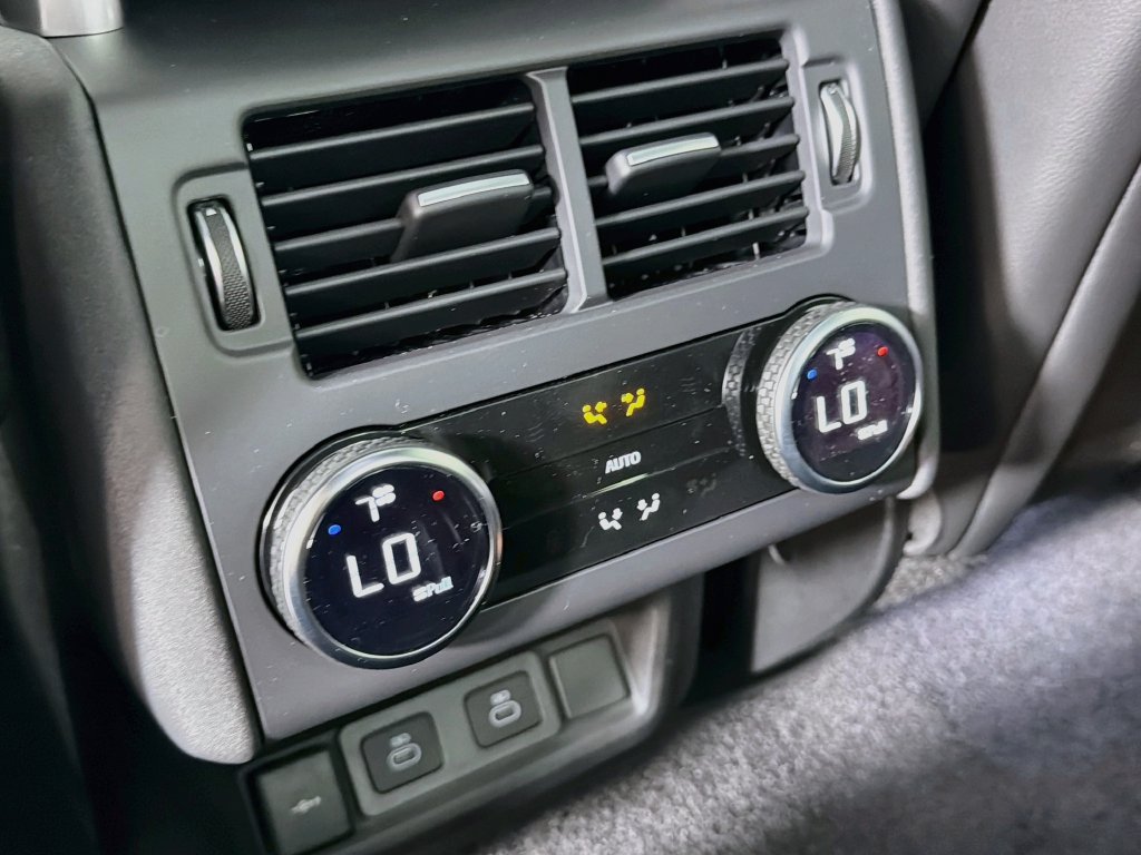 New 2026 Land Rover Discovery S AWD/4WD image 27